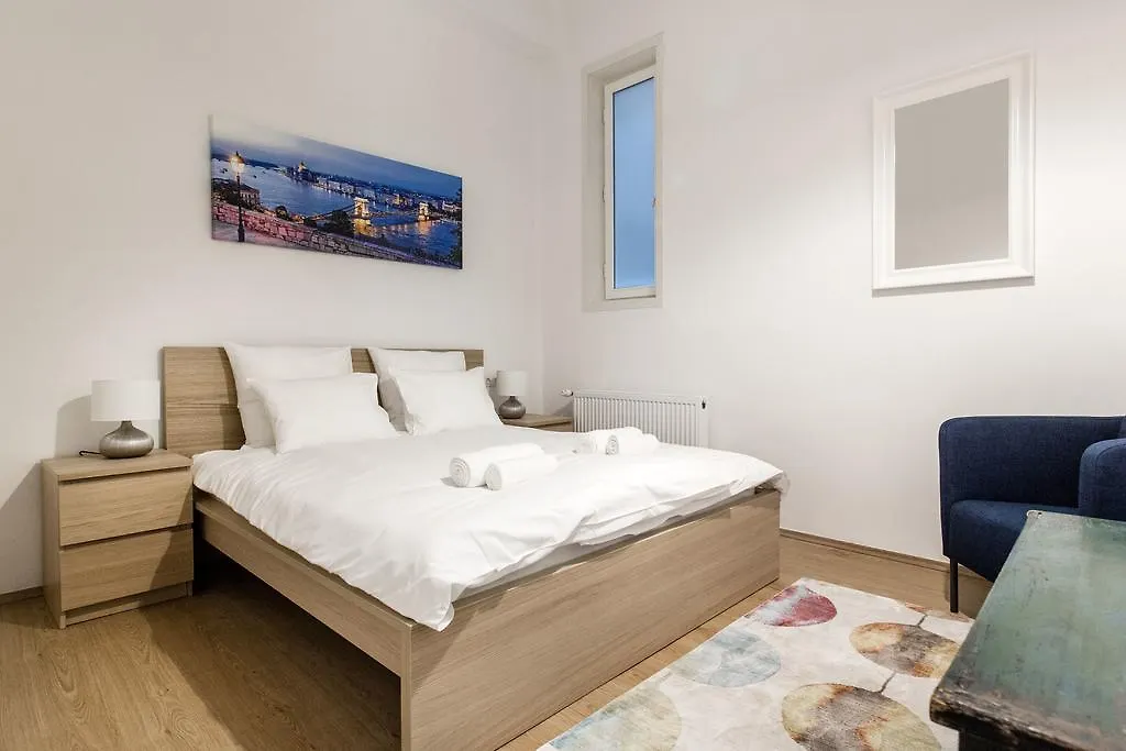 Basilica Dream Home In The Absolute Center Budapest 0*,